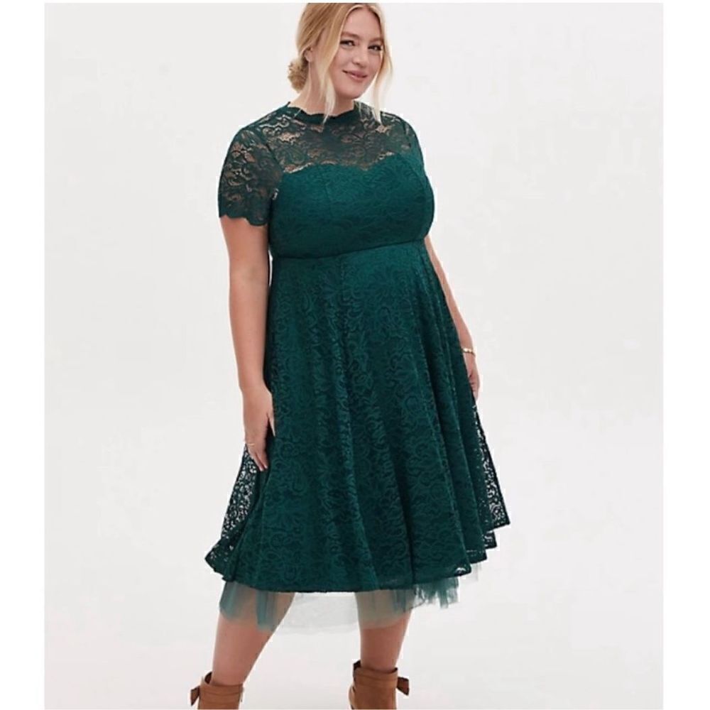 Torrid Women’s Emerald Green All Over Lace Tulle Layer Special Occasions Midi Dr